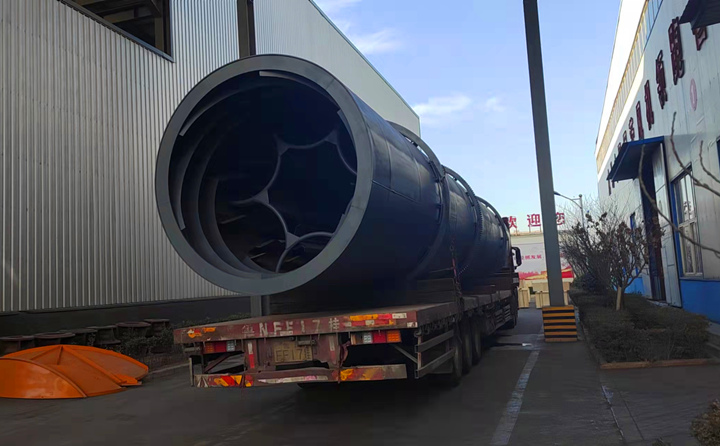 顆粒機(jī)生產(chǎn)線之烘干筒已裝車(chē)完成